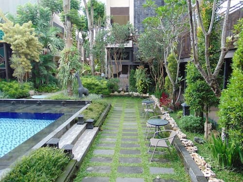 Savita Garden Inn