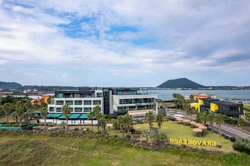 Hotel & Pool Villa Attirance