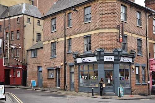 Ali Inn