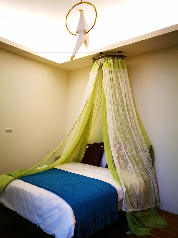 198 Red Hat B&B