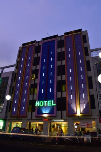 Hyper Inn