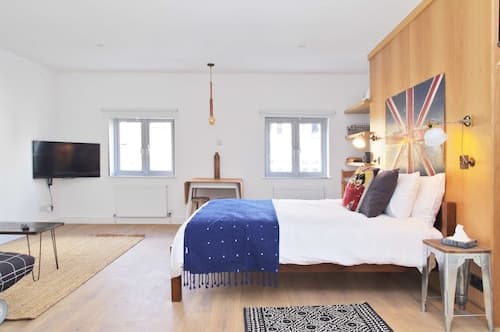 The London Agent Fitzrovia Studio 3