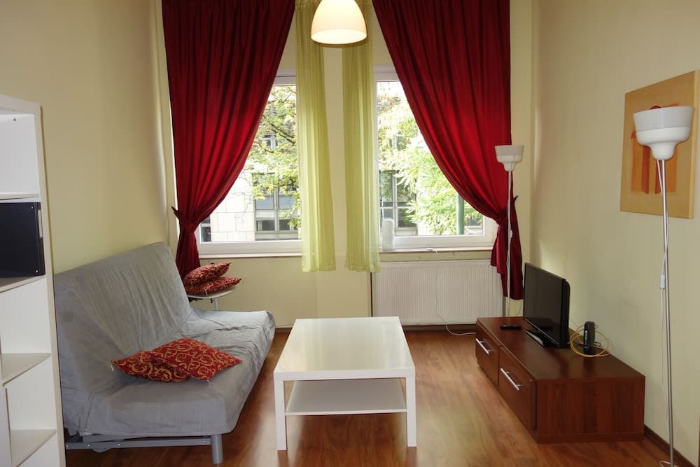 Tolstov-Hotels Media Harbour Apartment
