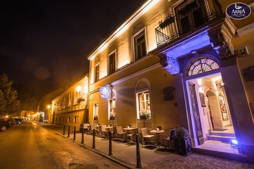 Arbia Dorka Heritage Palace