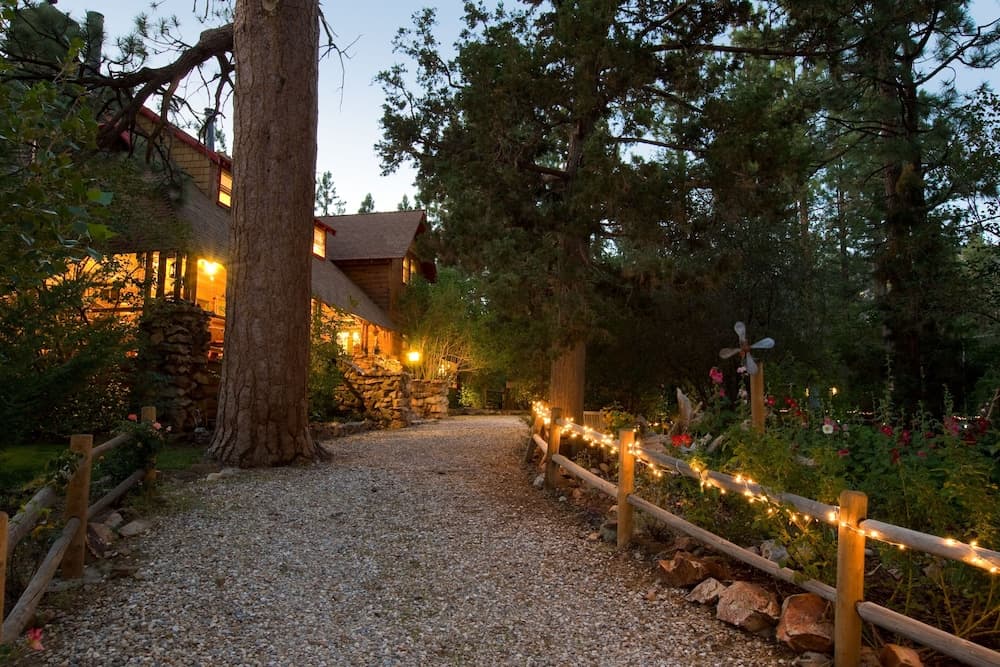 Gold Mountain Manor Bed and Breakfast