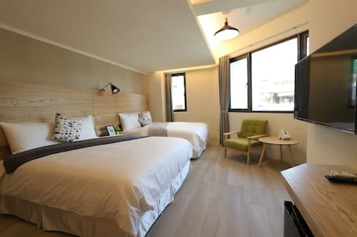 Flora INN