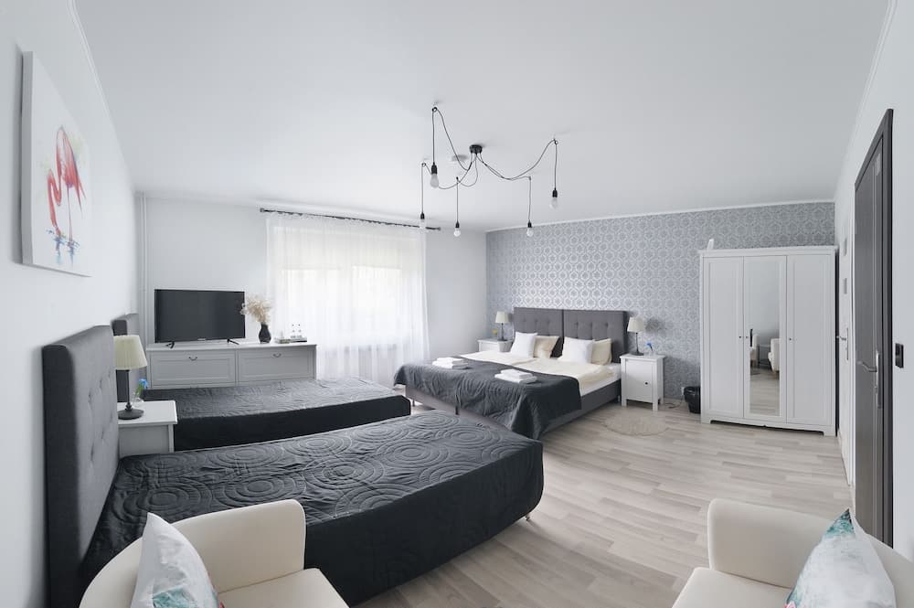 7th Room Guest House
