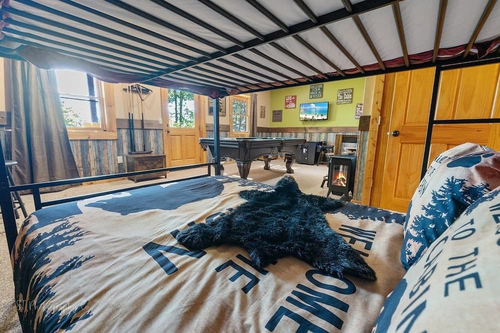 Eagles Point 3 Bedrooms 3 Bathrooms Cabin