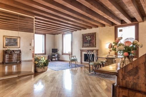 La Fenice Theatre Exclusive Flat