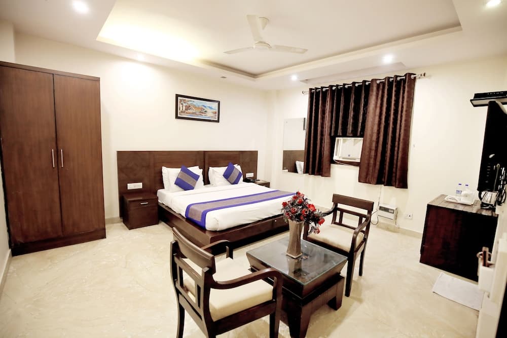 Hotel Paradise Inn