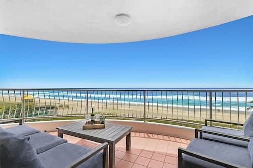 Albatross North Apartments