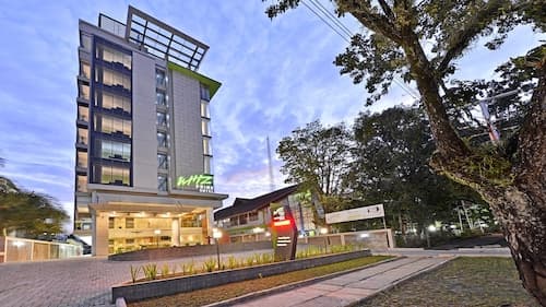 Whiz Prime Hotel Khatib Sulaiman Padang
