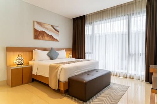 Magenta Villa 6 BR With Pool Movieroom Billiard