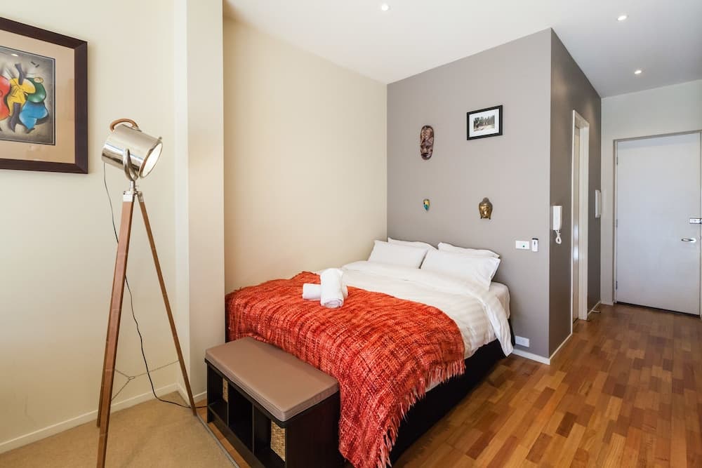 TENNYSON, Richmond Studio Apartment