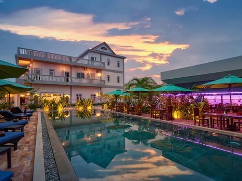 Lilly Holiday Hotel