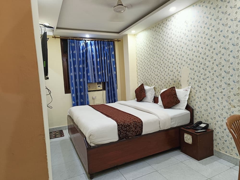 Hotel Amba Deluxe