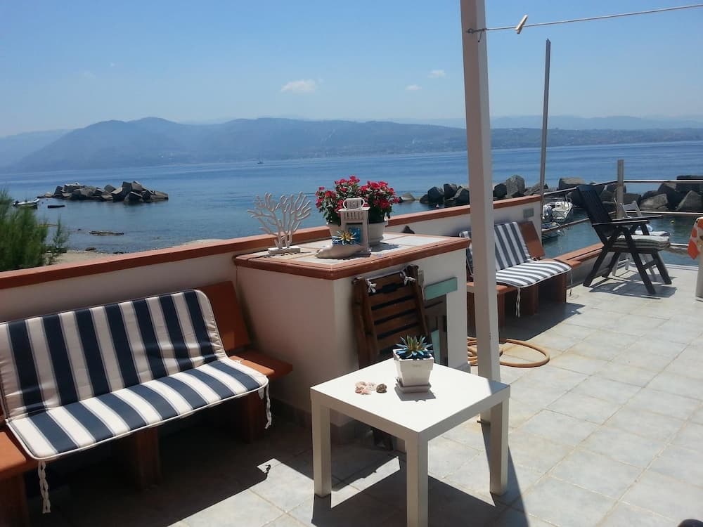 Limoni sul mare