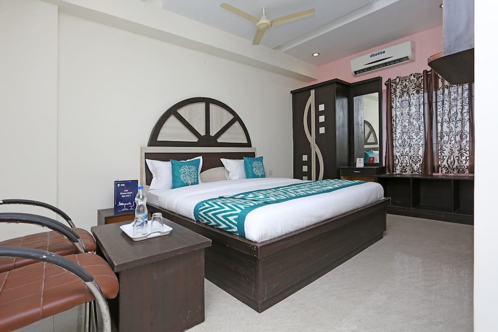 OYO 10188 Hotel DS Grand Inn