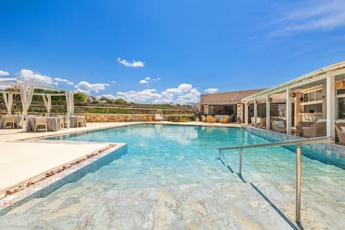 Paradise Island Villas