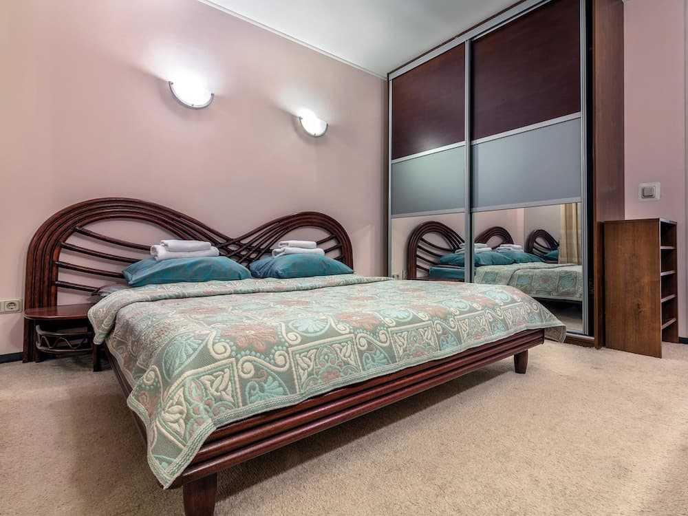 Business apartment on Griboedova 12-13
