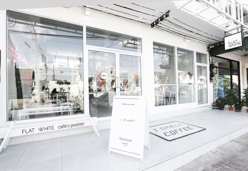 Flat White Cafe x Poshtel