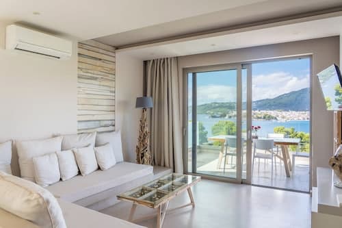 Core Luxury Suites