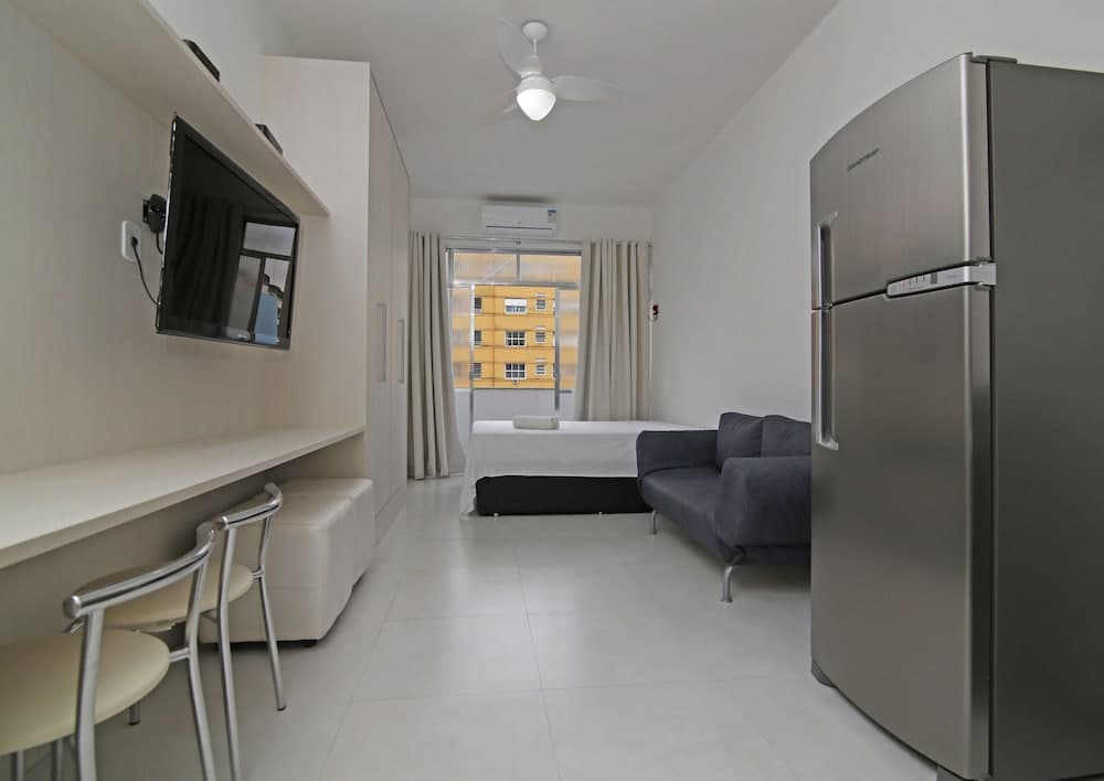 Rio Rentals 021- C066 Studio com maquina de lavar em Copacabana