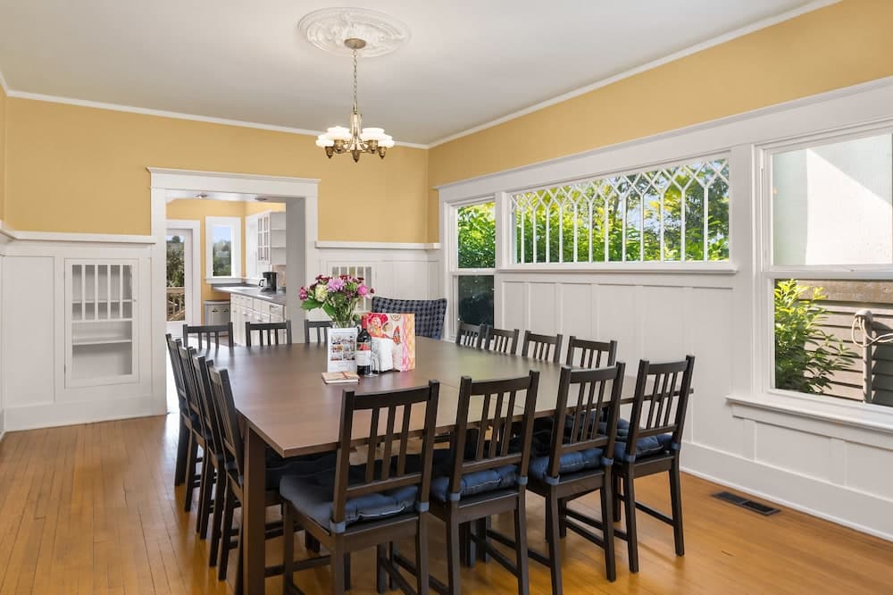 Seattle Vacation Home: The Campus