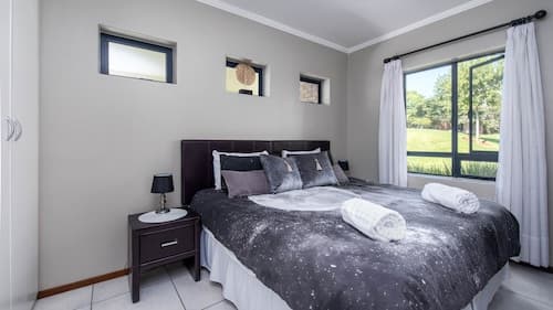 Jackal Creek Self-Catering Apartments