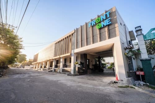 Front One Resort Yogyakarta