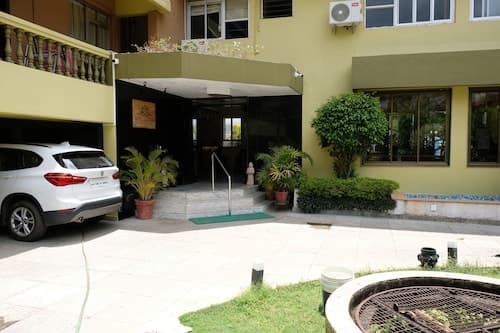 Hotel Gopika International