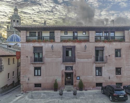 Hotel los Leones