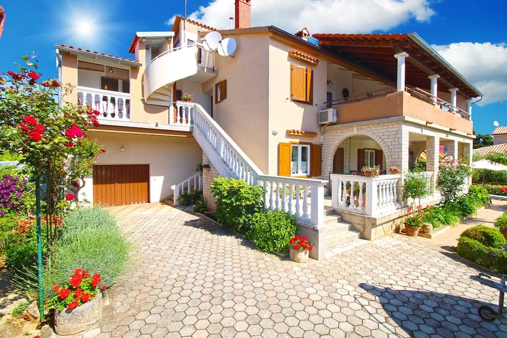 Apartment Mirjana 734