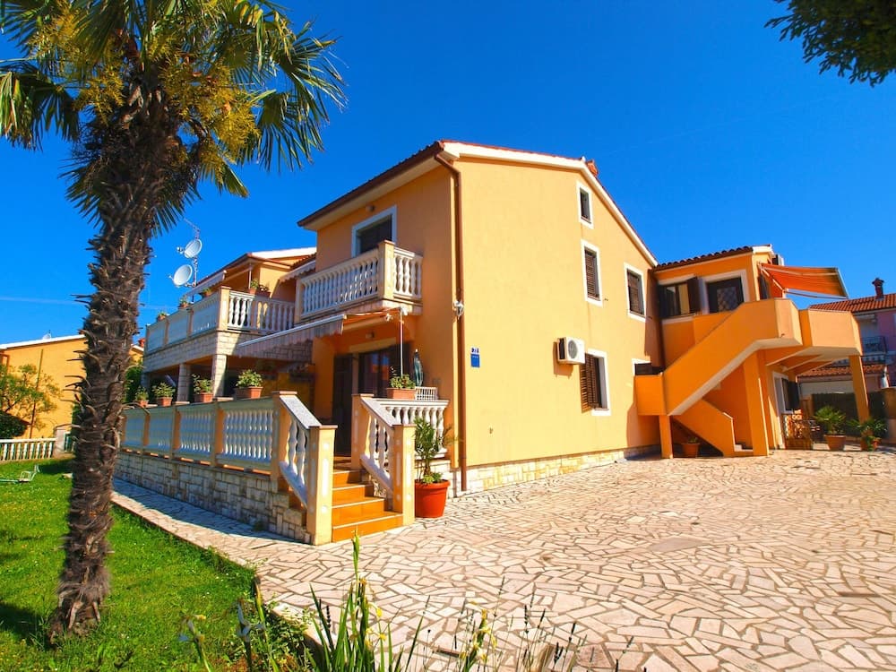 Apartments Zdravko 768