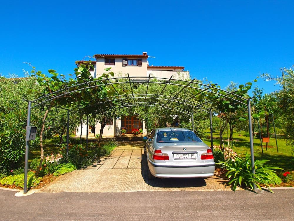 Apartments Milio 1105