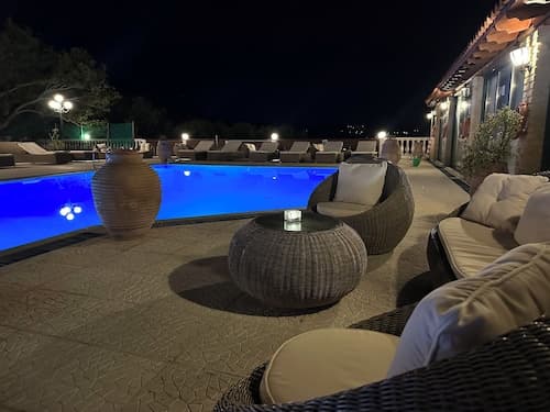 Nikos Apartments