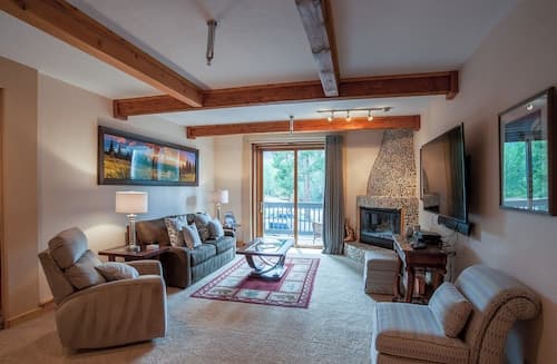 Ten Mile Suites 103 Downtown Condos with On-site Hot Tub