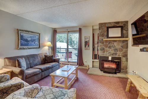 Trail's End 201 Downtown Condos with on-site Hot Tub