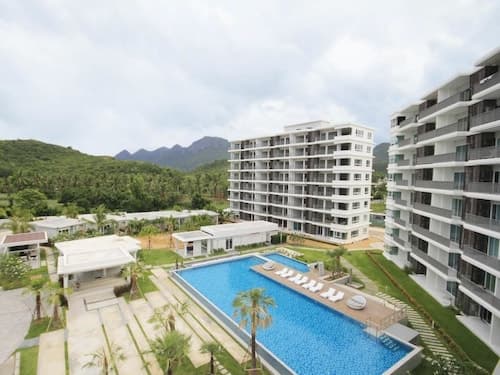 The Sea Condominium A22