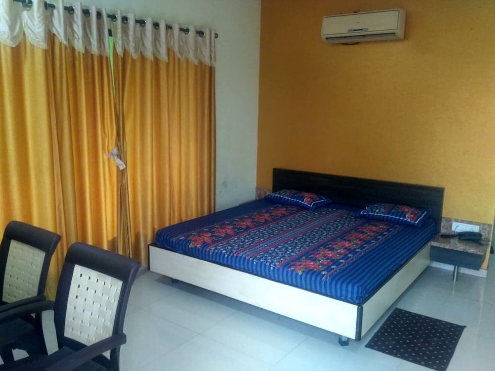 Hotel Om Sai Chattra Icon Residency