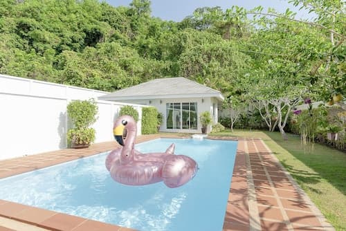 BaanPromphun Pool Villa by BV