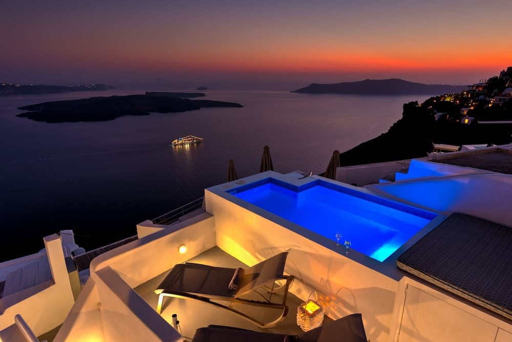 Antrum Cave Villa