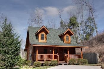 Kiss Me Goodnight 1 Bedroom Cabin by RedAwning