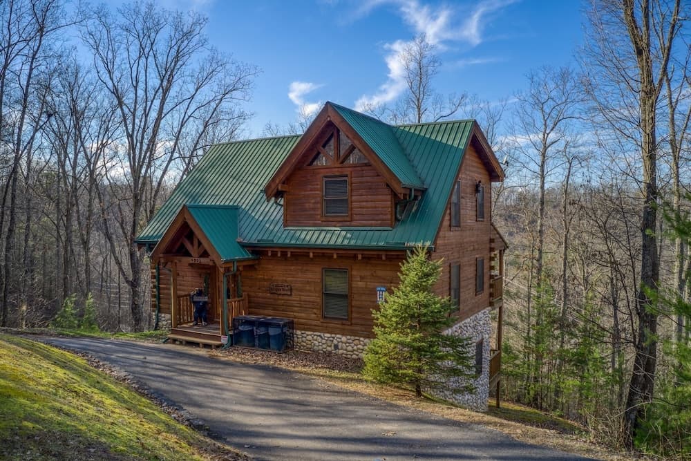 Luxurious Nine Bears Home Minutes Away to Gatlinburg by Redawning
