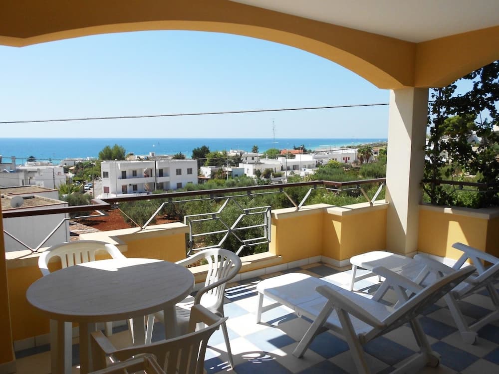 Canarina Front Beach Attic
