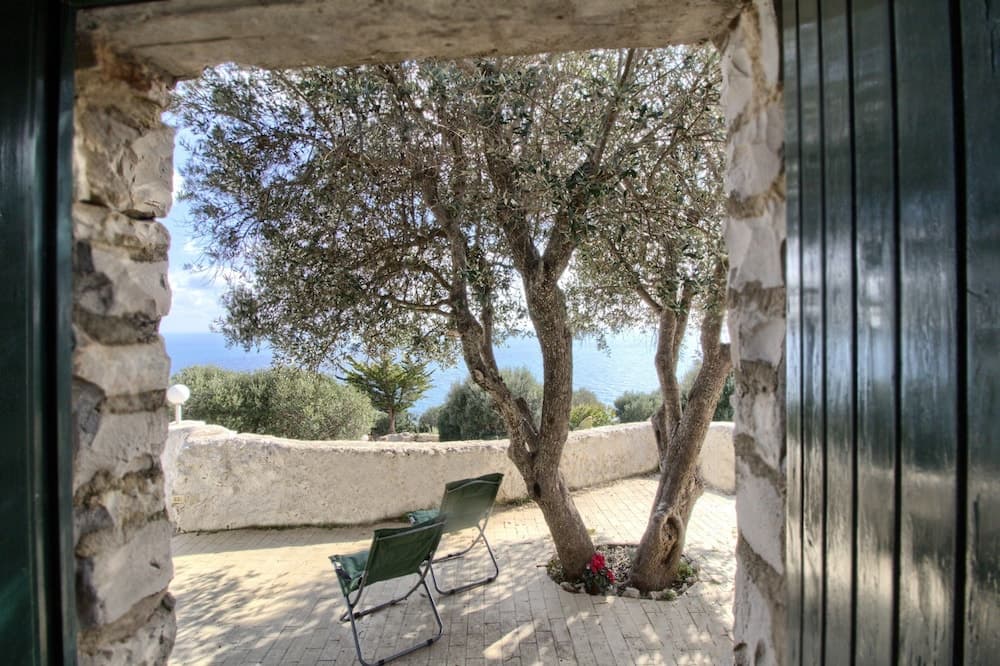 Trullo Ulivo Pool Complex