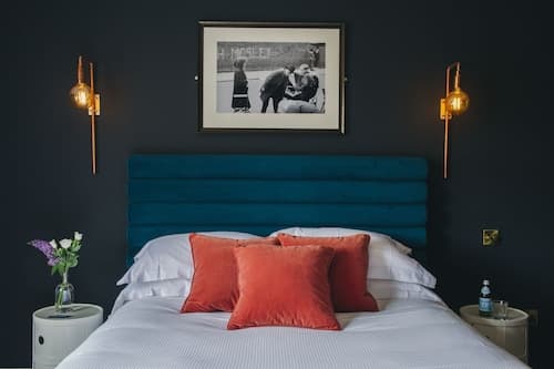 The Porterhouse Grill & Rooms