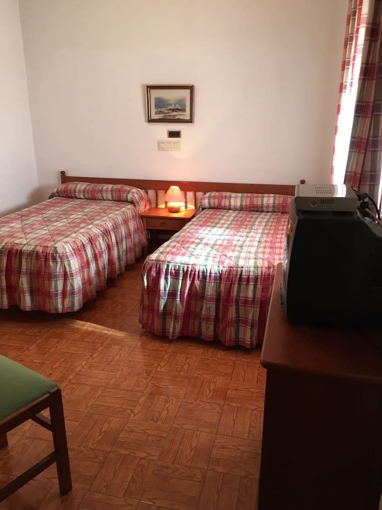 Hostal Restaurante Los Chopos