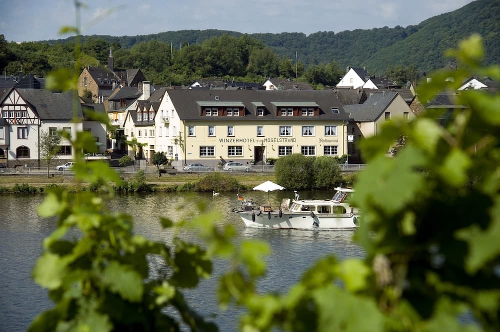 Winzerhotel - Restaurant zum Moselstrand