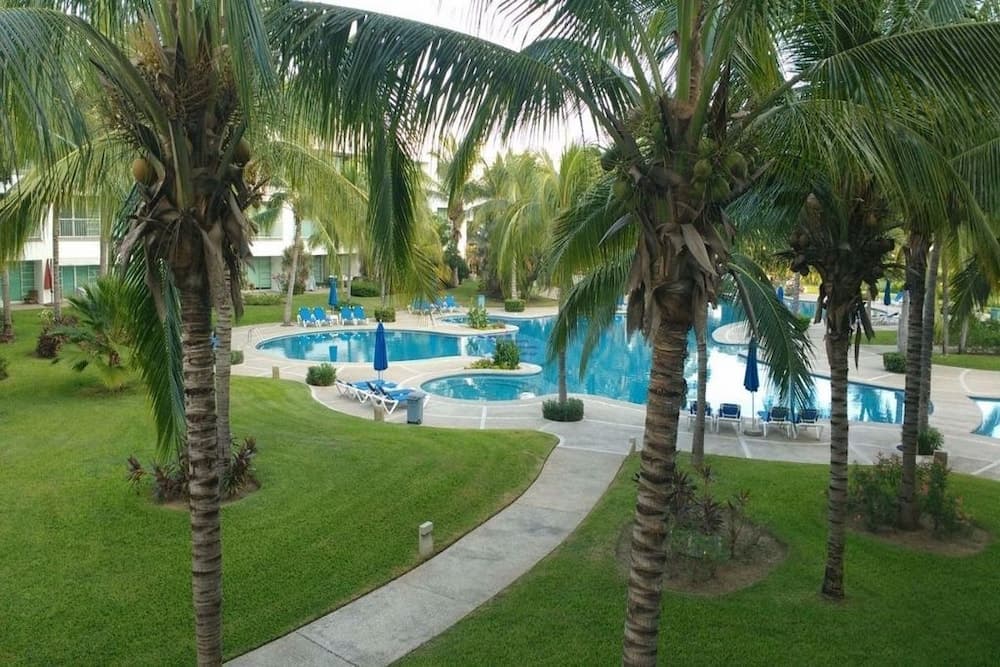 Mayan Lakes 103